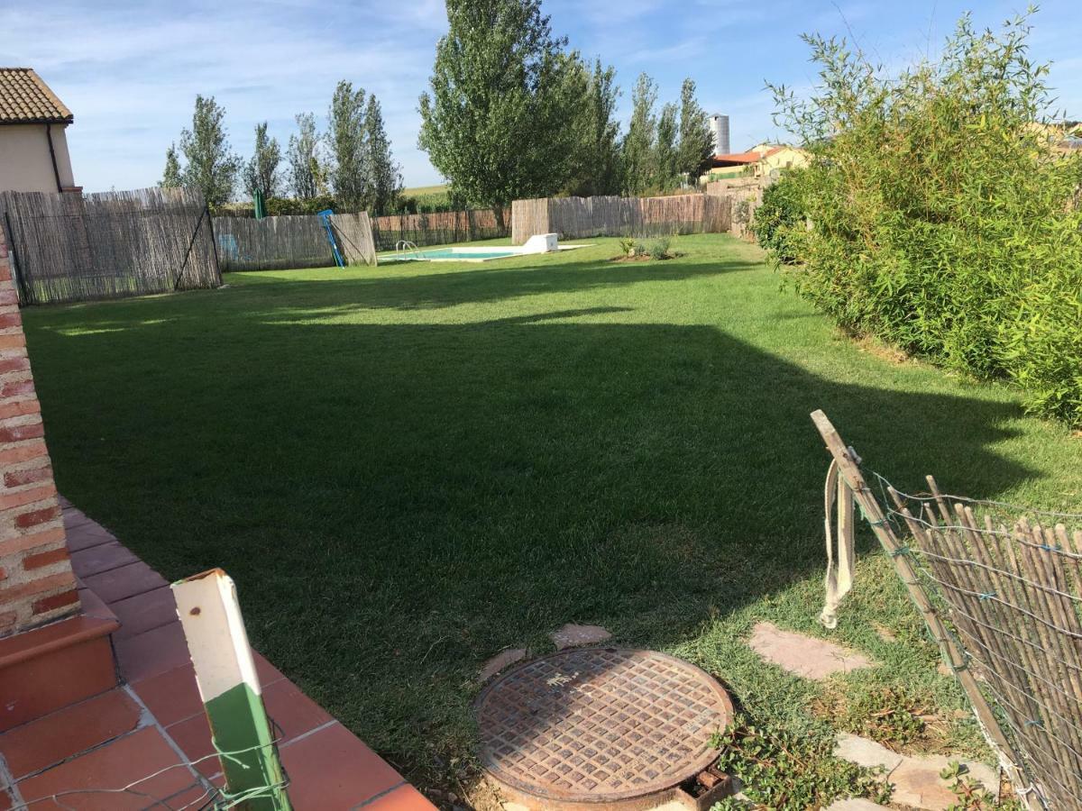 Casas Olmo Y Fresno Jardin Y Piscina A 17 Kilometros De Salamanca Ngoại thất bức ảnh